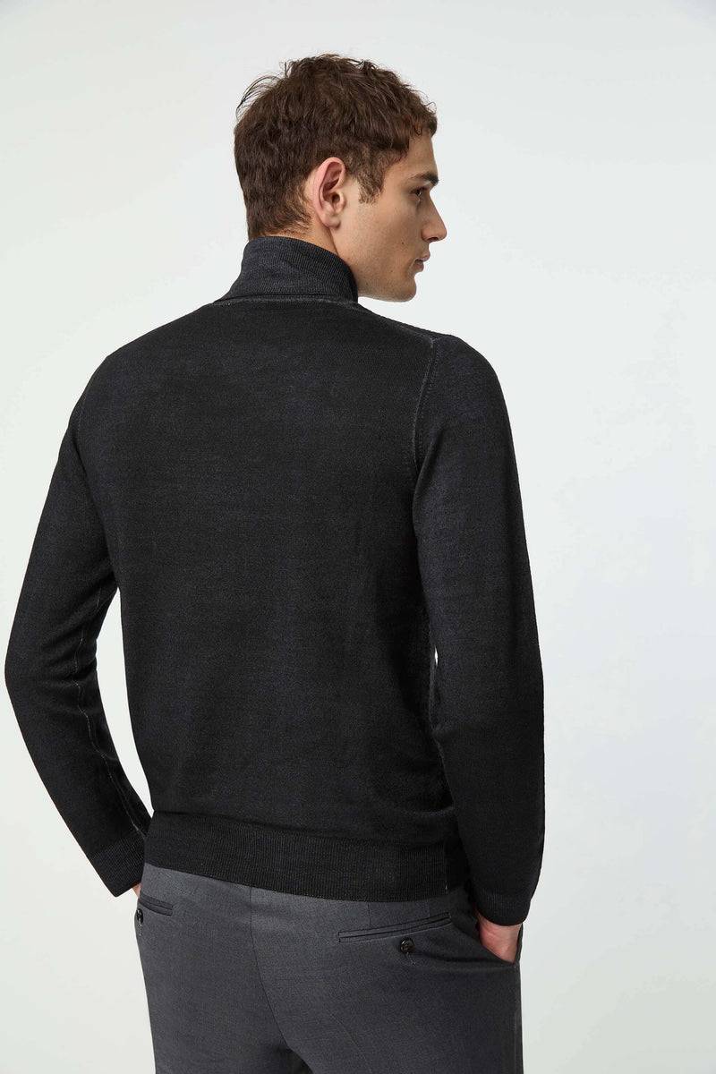 Lubiam Maglia dolcevita tinto capo nero Maglia dolcevita tinto capo nero In vendita