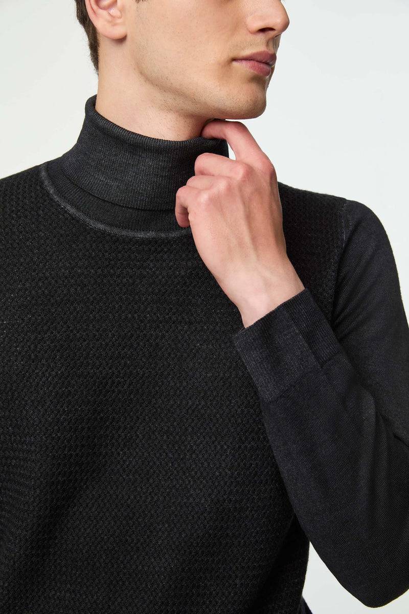Lubiam Maglia dolcevita tinto capo nero Maglia dolcevita tinto capo nero In vendita