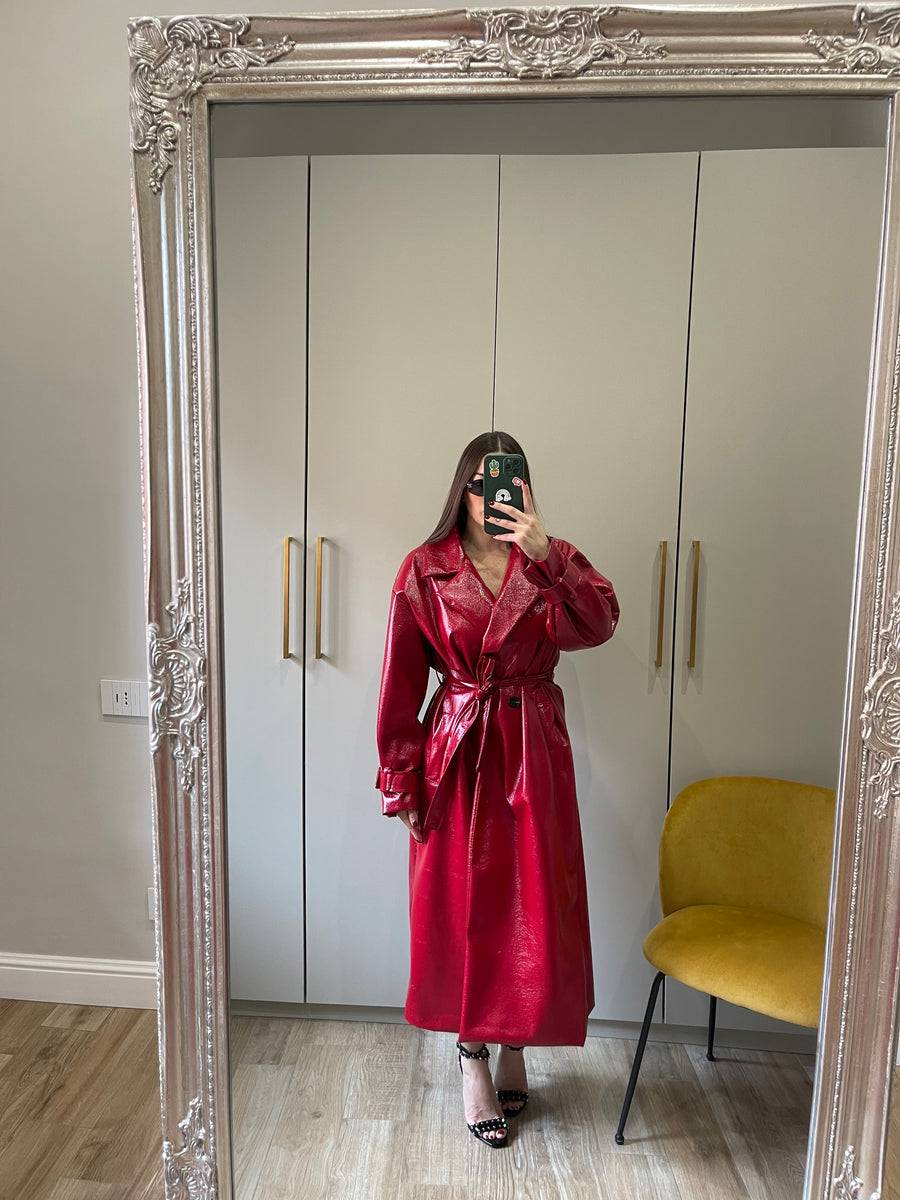 Lovely Sisters Trench in vinile rosso Offerta