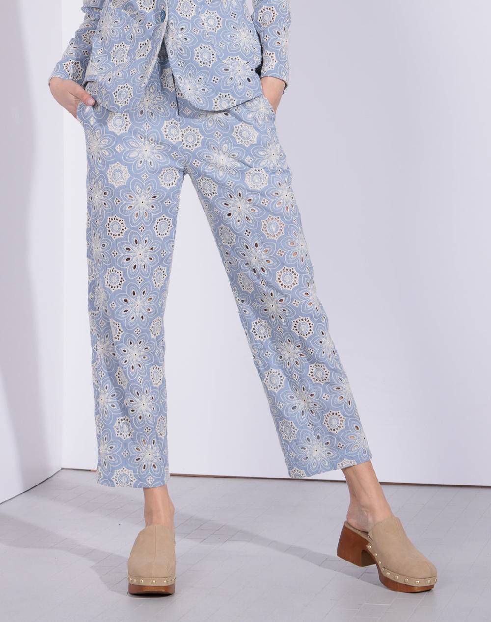 Risskio Vinod - Pantalone gamba dritta in tessuto sangallo 50% di sconto con spedizione gratuita