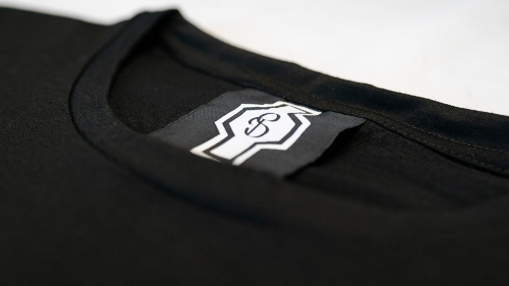 Stories Milano T-SHIRT REGULAR + PATCH – BLACK Vendita