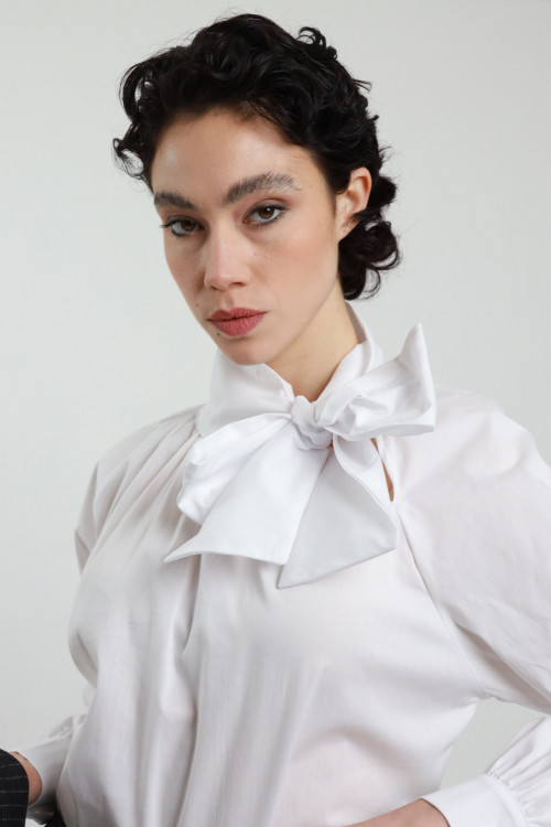 Susy Mix Blusa con Fiocco Fino al 60% di sconto