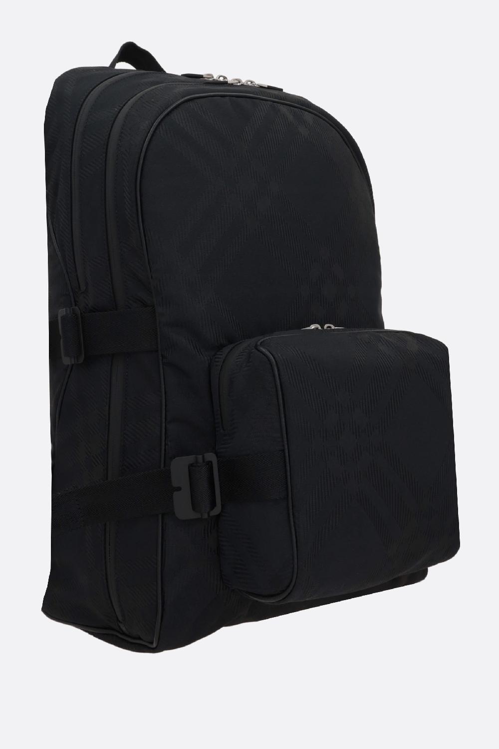 BURBERRY zaino in jacquard Check Offerta temporanea