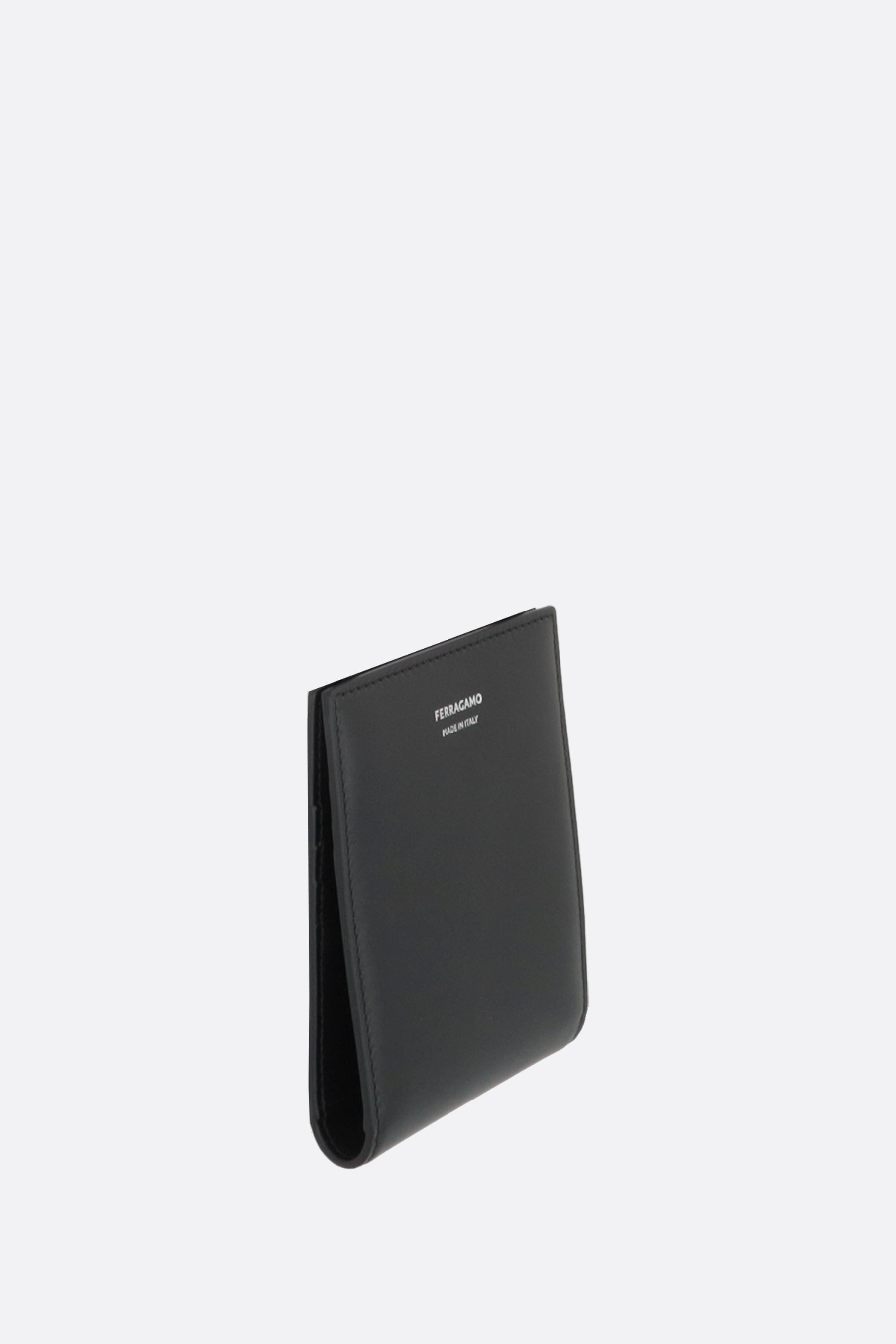 FERRAGAMO porta carte a libro in pelle liscia con tracolla Ritorno libero