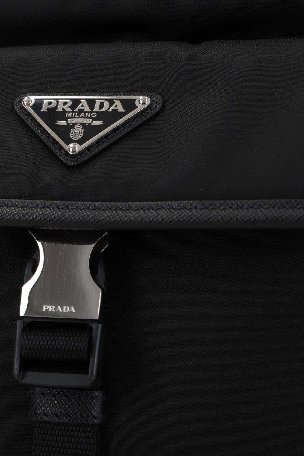 PRADA borsa a tracolla in Re-Nylon Fino al 55% di sconto
