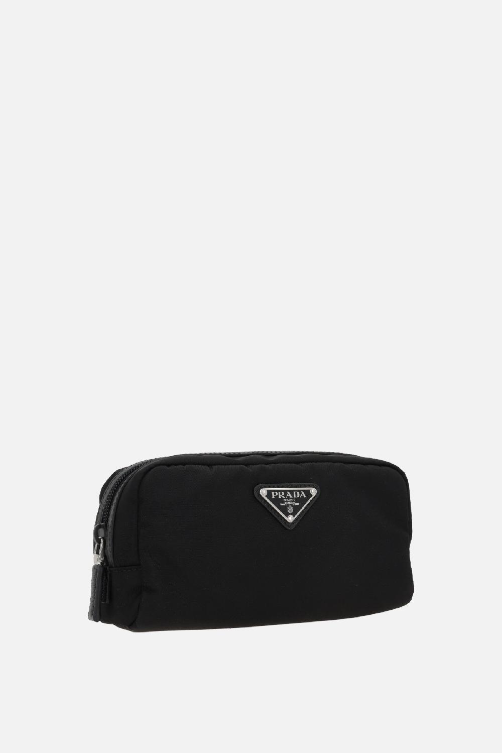 PRADA beauty case in Re-Nylon Discount Store per i nuovi prodotti