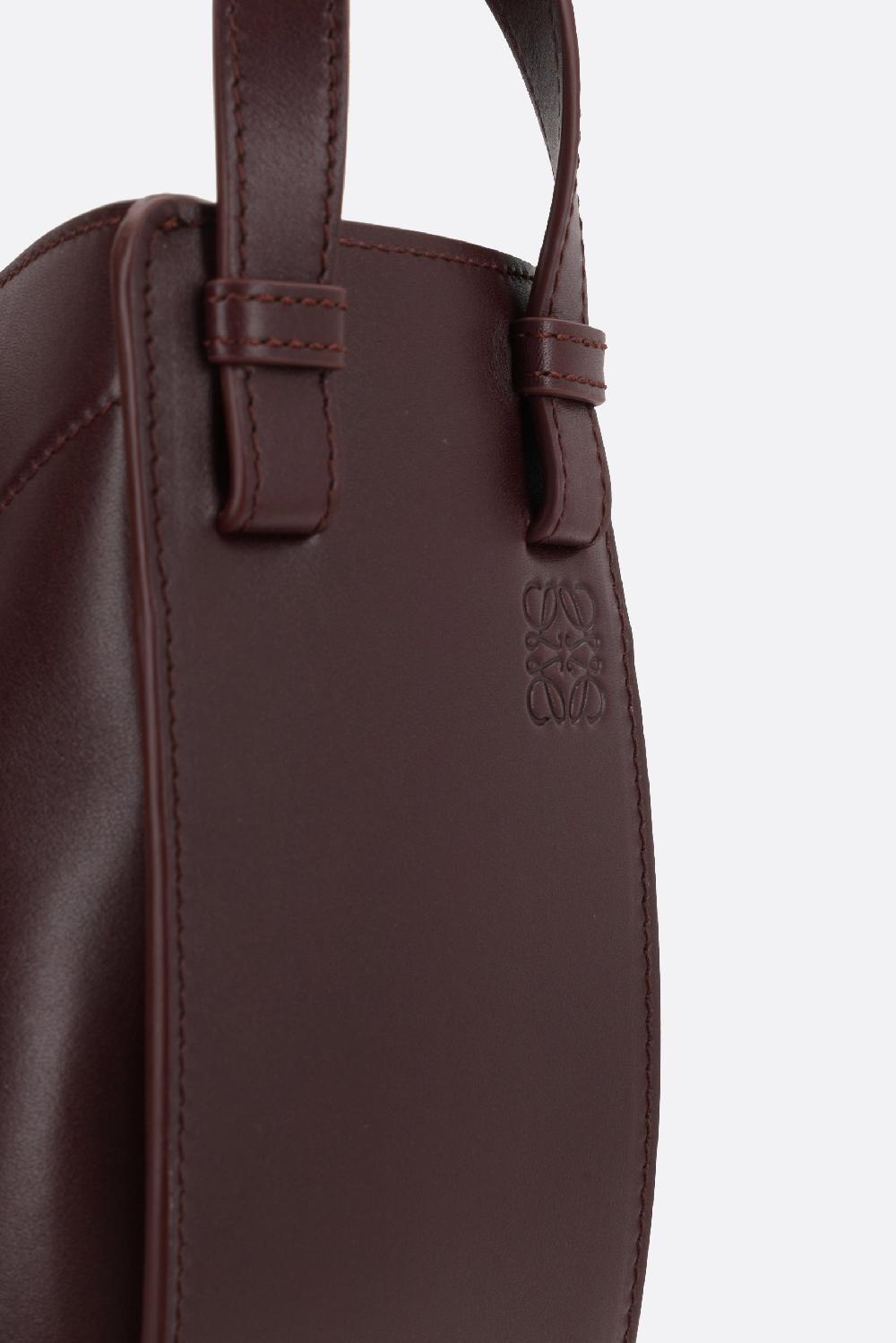 LOEWE borsa a mano Hammock Slice in pelle lucida Prezzo di fabbrica