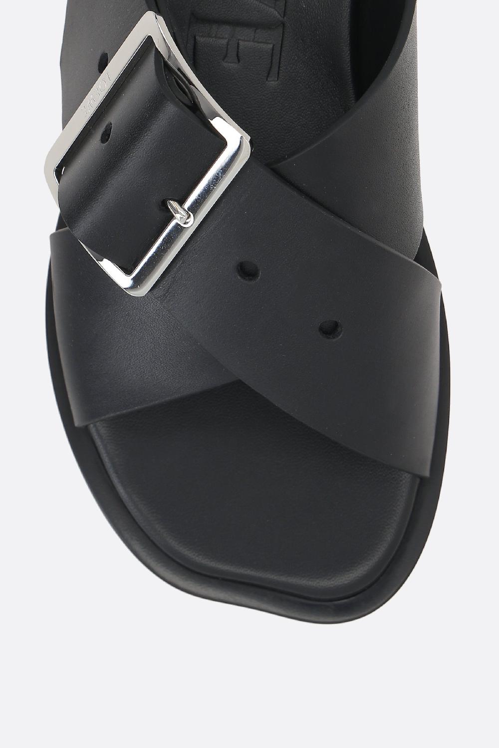 LOEWE sandalo flat Petal Belt in pelle liscia Offerta Giorno del Papà