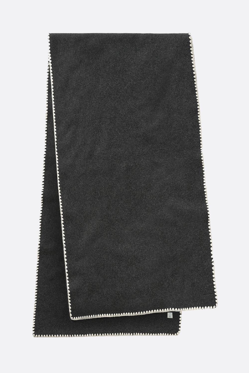 TOTEME sciarpa in lana e cashmere con ricamo Liquidazione