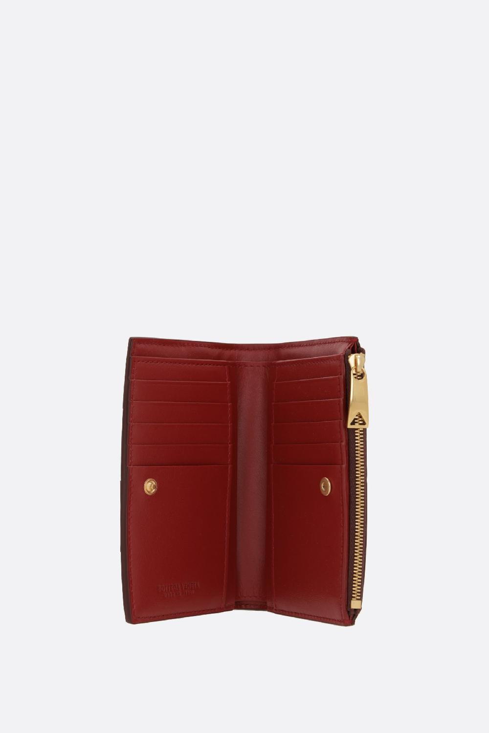 BOTTEGA VENETA portafoglio bi-fold medio Cassette in Maxi Intrecciato nappa Prezzo di fabbrica