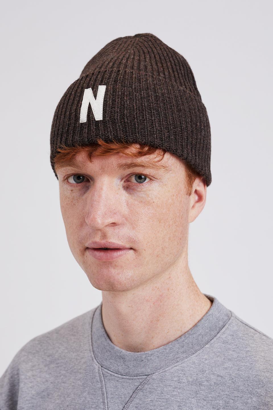 NORSE PROJECTS Capello Beanie in Lana Merinos Marrone Promozione