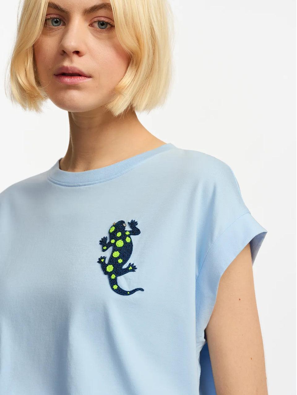 ESSENTIEL ANTWERP T-shirt con Ricamo Geco Blu Nuova