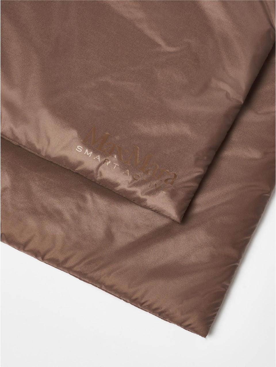 MAX MARA LEISURE Stola in Nylon con Imbottitura Luxepad Nocciola Sconto di tempo limitato