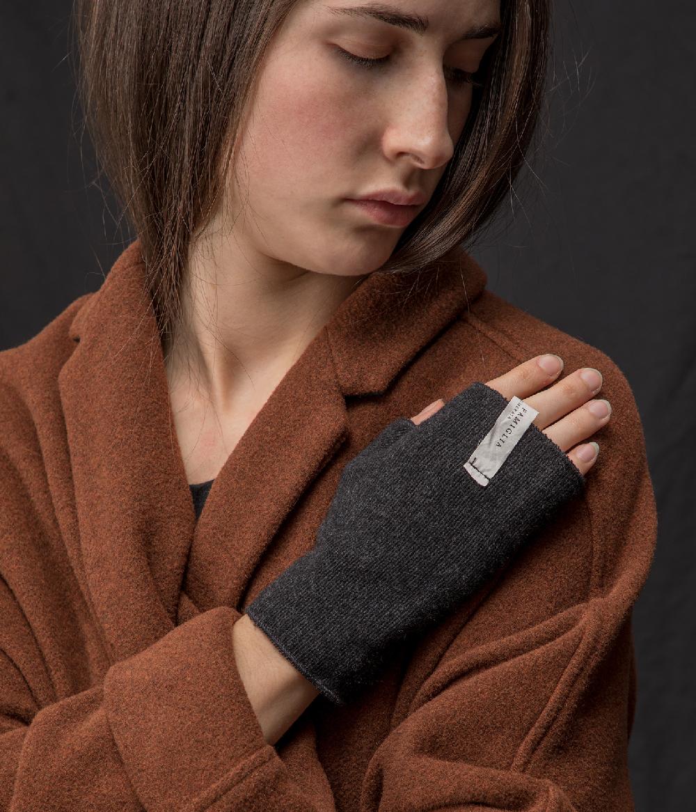 Album Di Famiglia art. 19W#9322 FINGERLESS SHORT GLOVES WO/WS In Vendita